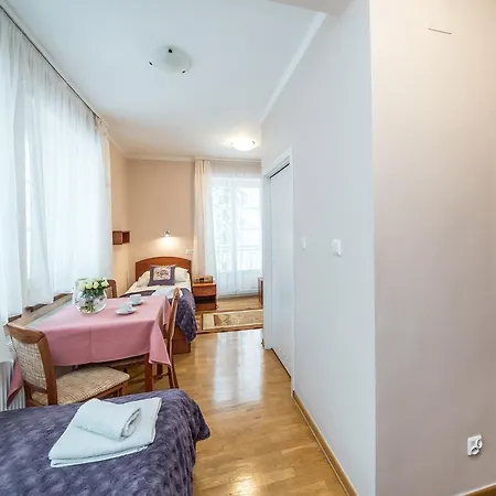 Astoria - Literatow 2*