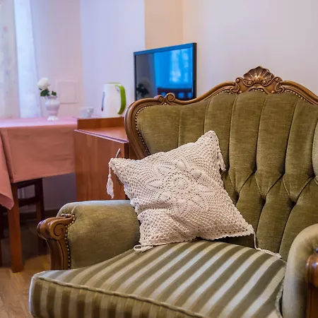 Couette-café Astoria - Literatow 2*